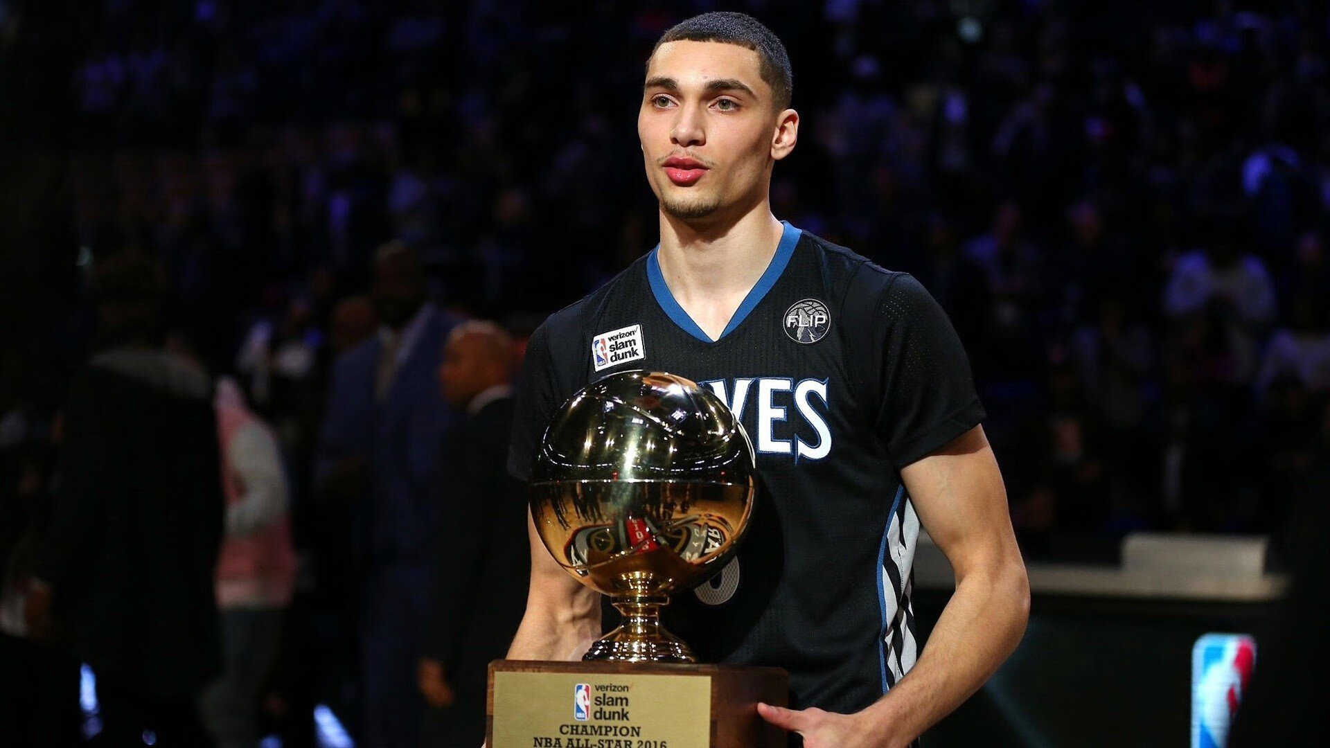 开云网页-森林狼视频团队制作训练回顾片段展示拼搏精神,森林狼组合